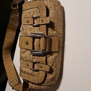 - GUESS handbag purse signature logo bag